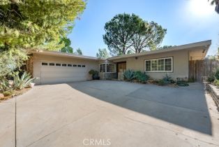 Single Family Residence, 3750 Crownridge dr, Sherman Oaks, CA 91403 - 2