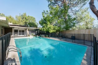 Single Family Residence, 3750 Crownridge dr, Sherman Oaks, CA 91403 - 39