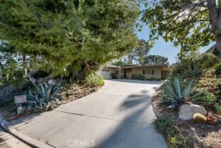 Single Family Residence, 3750 Crownridge dr, Sherman Oaks, CA 91403 - 52