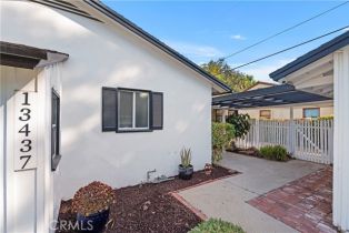 Single Family Residence, 13437 McCormick st, Sherman Oaks, CA 91401 - 3