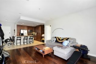 Condominium, 21301 Erwin st, Woodland Hills, CA 91367 - 5