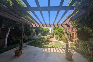 Condominium, 5403 Newcastle ave, Encino, CA 91316 - 2