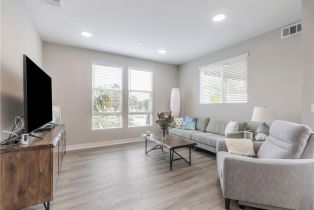 Condominium, 1290 Thompson blvd, Ventura, CA 93001 - 4