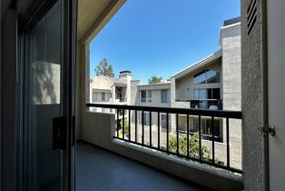 Condominium, 5500 Owensmouth ave, Woodland Hills, CA 91367 - 3