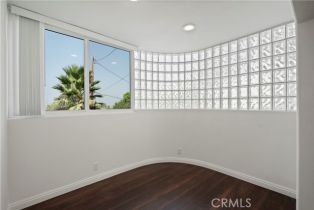 Single Family Residence, 22286 Cass ave, Woodland Hills, CA 91364 - 15