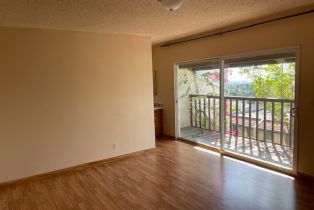 Condominium, 7727 Via Capri, Burbank, CA 91504 - 9