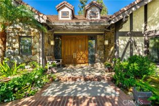 Single Family Residence, 17555 Embassy dr, Encino, CA 91316 - 4