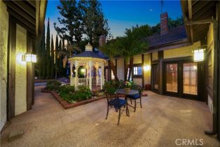 Single Family Residence, 17555 Embassy dr, Encino, CA 91316 - 59