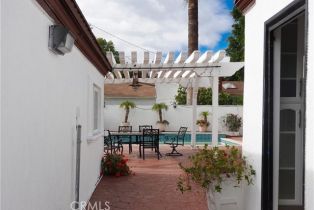 Single Family Residence, 14936 Camarillo st, Sherman Oaks, CA 91403 - 5