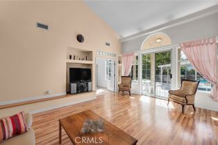 Single Family Residence, 12944 Woodbridge st, Studio City, CA 91604 - 4