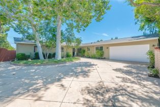 Single Family Residence, 23925 Crosson DR, Woodland Hills, CA  Woodland Hills, CA 91367