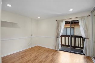 Townhouse, 5760 Owensmouth ave, Woodland Hills, CA 91367 - 9