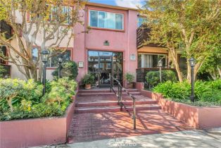 Condominium, 5349 Newcastle AVE, Encino, CA  Encino, CA 91316