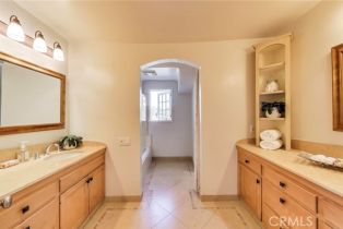 Single Family Residence, 14170 Chandler blvd, Sherman Oaks, CA 91401 - 61