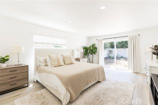 Single Family Residence, 23414 Clarendon st, Woodland Hills, CA 91367 - 13