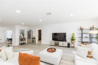 Single Family Residence, 23414 Clarendon st, Woodland Hills, CA 91367 - 2