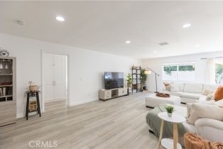 Single Family Residence, 23414 Clarendon st, Woodland Hills, CA 91367 - 3