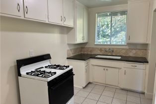 Single Family Residence, 17518 Kingsbury st, Granada Hills, CA 91344 - 6