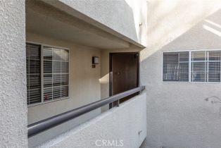 Condominium, 5540 Owensmouth ave, Woodland Hills, CA 91304 - 4