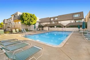 Condominium, 18550 HATTERAS, Tarzana, CA 91356 - 18