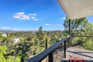 Single Family Residence, 5160 Medina Road, Woodland Hills, CA 91364 - 4