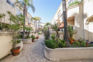 Condominium, 4970 Kester ave, Sherman Oaks, CA 91403 - 3