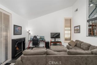 Condominium, 6121 Shoup ave, Woodland Hills, CA 91367 - 5