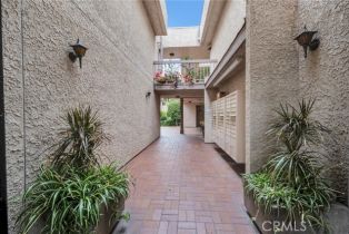 Condominium, 15215 Magnolia blvd, Sherman Oaks, CA 91403 - 34