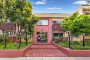 Condominium, 5414 Newcastle AVE, Encino, CA  Encino, CA 91316