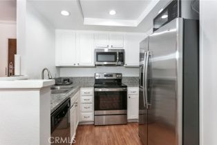 Condominium, 22100 Burbank blvd, Woodland Hills, CA 91367 - 4