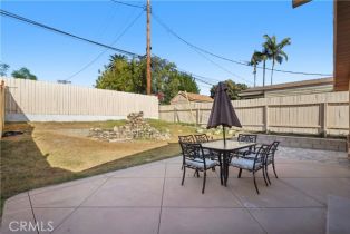 Single Family Residence, 16433 Kingsbury st, Granada Hills, CA 91344 - 38