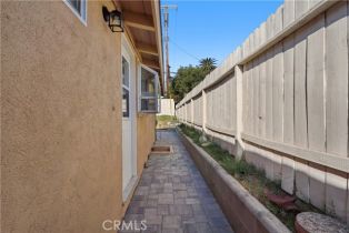 Single Family Residence, 16433 Kingsbury st, Granada Hills, CA 91344 - 44