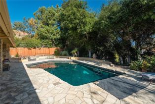 Single Family Residence, 19507 Valdez dr, Tarzana, CA 91356 - 33