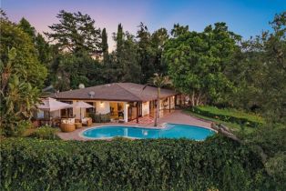 Single Family Residence, 3701 Royal Meadow rd, Sherman Oaks, CA 91403 - 40