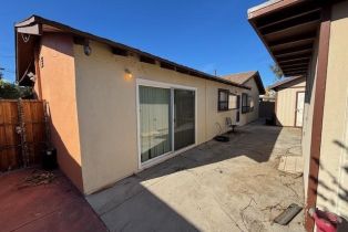 Single Family Residence, 10448 Alabama ave, Chatsworth, CA 91311 - 11