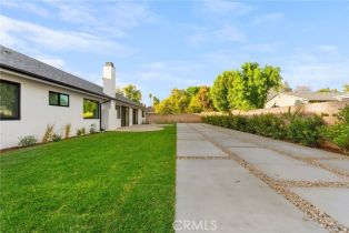 Single Family Residence, 10308 Oso ave, Chatsworth, CA 91311 - 45