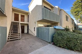 Condominium, 5700 Etiwanda AVE, Tarzana, CA  Tarzana, CA 91356