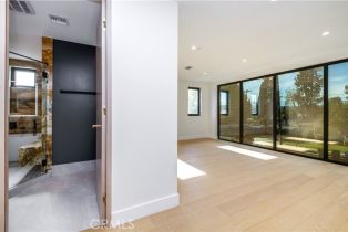 Single Family Residence, 4904 Van Noord ave, Sherman Oaks, CA 91423 - 37