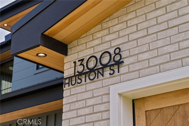 Single Family Residence, 13008 Huston st, Sherman Oaks, CA 91423 - 1