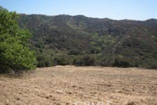 , 22800 Mulholland, Calabasas, CA 91302 - 7