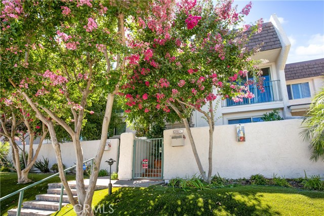 Townhouse, 6205 Randi ave, Woodland Hills, CA 91367 - 1