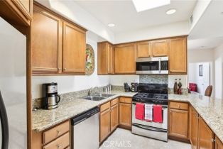 Condominium, 14343 Burbank blvd, Sherman Oaks, CA 91401 - 6