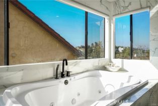 Single Family Residence, 21215 Escondido st, Woodland Hills, CA 91364 - 30