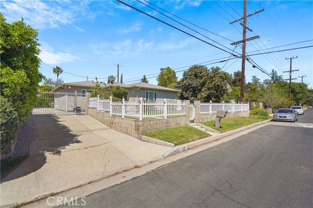 Single Family Residence, 11015 Encino ave, Granada Hills, CA 91344 - 1