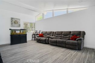 Single Family Residence, 10854 Hayvenhurst ave, Granada Hills, CA 91344 - 9