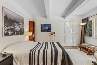 Single Family Residence, 3818 Hollyline ave, Sherman Oaks, CA 91423 - 24