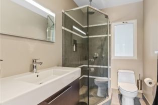 Single Family Residence, 3818 Hollyline ave, Sherman Oaks, CA 91423 - 27