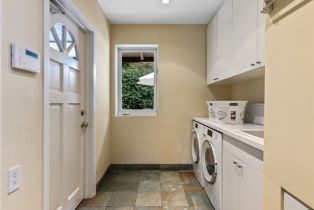 Single Family Residence, 3818 Hollyline ave, Sherman Oaks, CA 91423 - 28