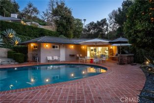 Single Family Residence, 3818 Hollyline ave, Sherman Oaks, CA 91423 - 33