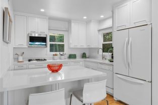 Single Family Residence, 3818 Hollyline ave, Sherman Oaks, CA 91423 - 37